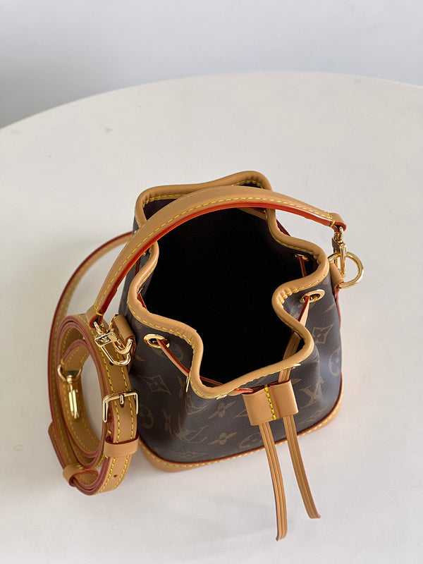 LOV - Luxurious Totes - 1704