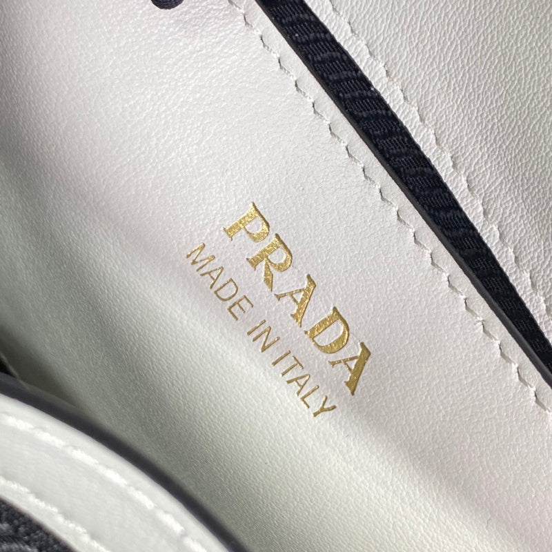 PDA - Luxurious Totes - 182