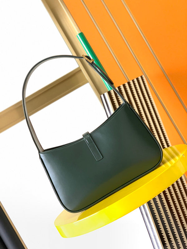 Luxurious Totes - Latest - 8575