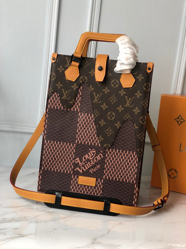 LOV - Luxurious Totes - 2642
