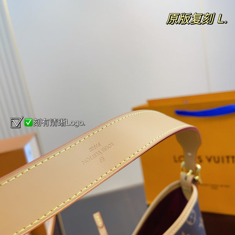 LOV - Luxurious Totes - 761