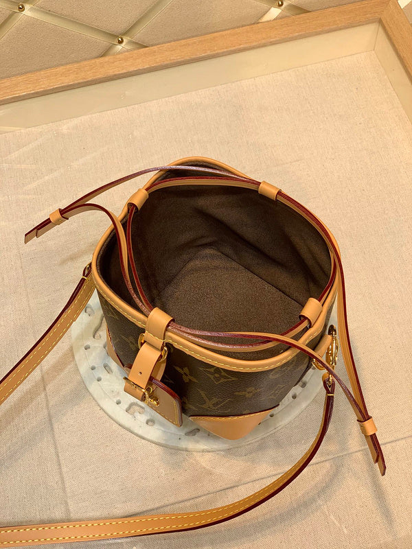 LOV - Luxurious Totes - 1843