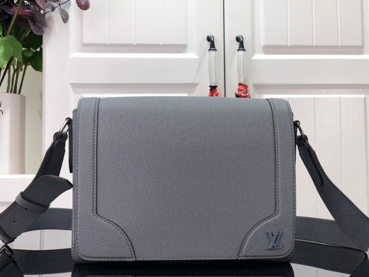 LOV - Luxurious Totes - 2238