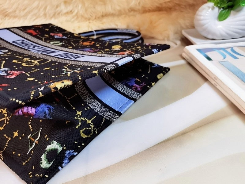 Luxurious Totes - Latest - 6240