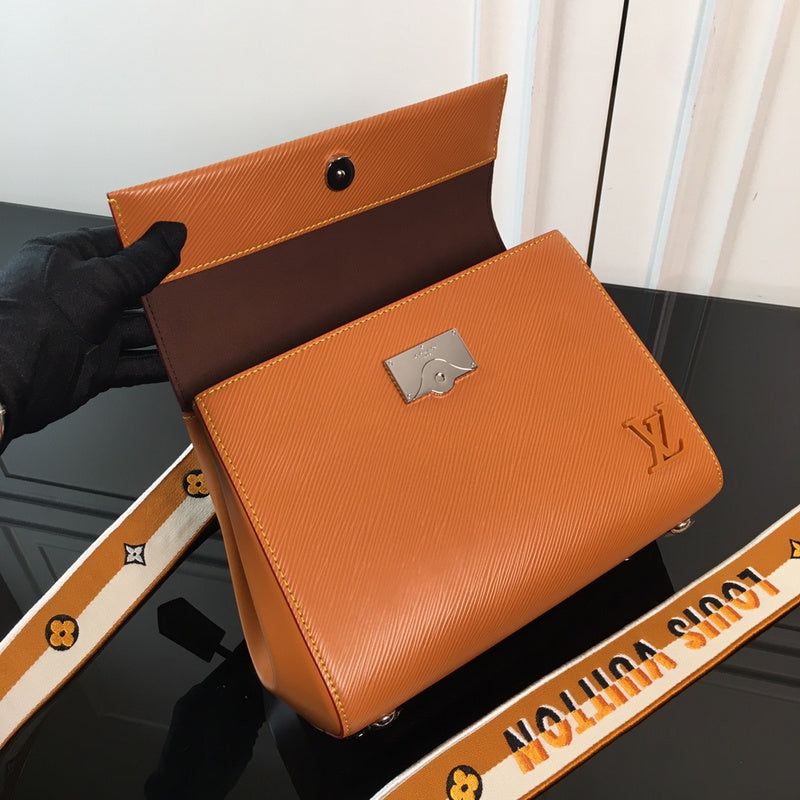 LOV - Luxurious Totes - 2095