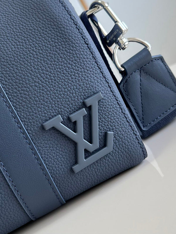 LOV - Luxurious Totes - 989