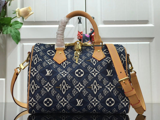 LOV - Luxurious Totes - 2495