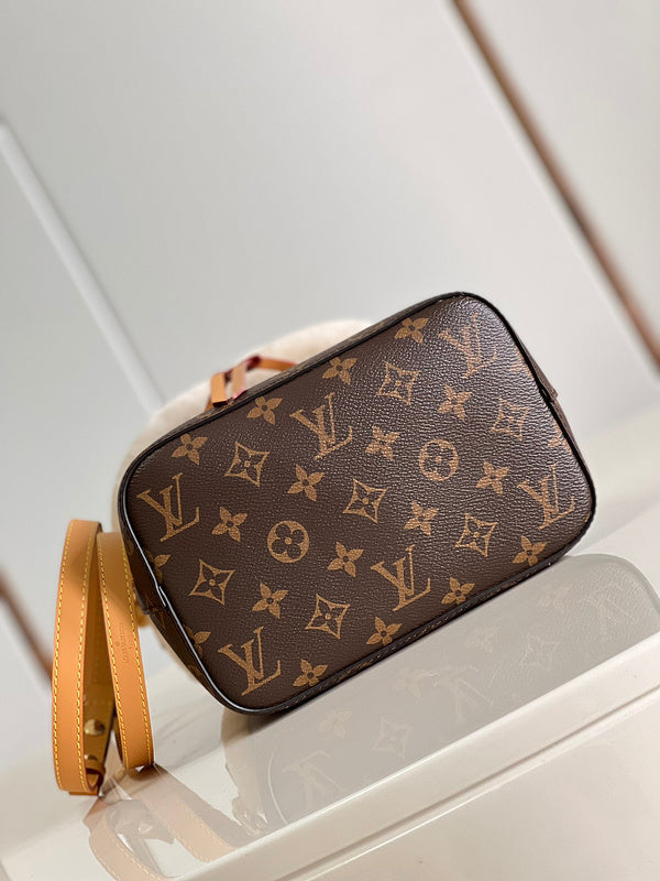 LOV - Luxurious Totes - 983