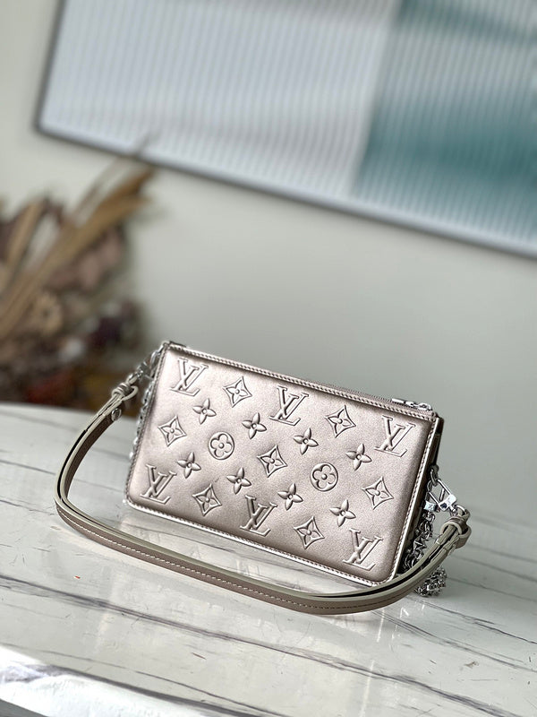 LOV - Luxurious Totes - 545