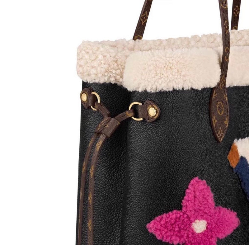 LOV - Luxurious Totes - 2577
