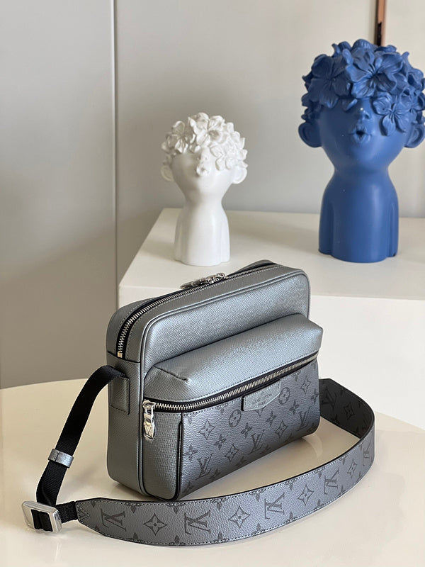 LOV - Luxurious Totes - 1613