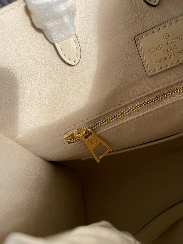 LOV - Luxurious Totes - 2548