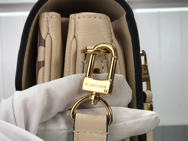 LOV - Luxurious Totes - 2489