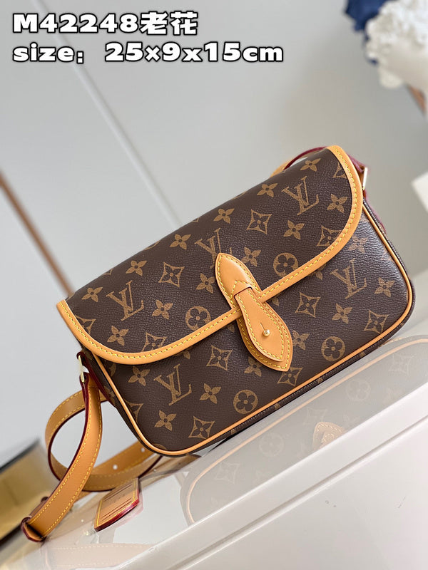 LOV - Luxurious Totes - 765