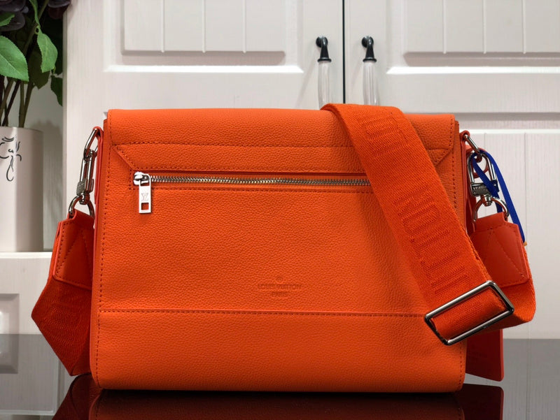 LOV - Luxurious Totes - 1815
