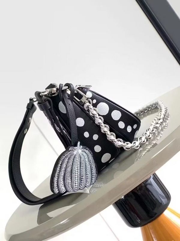 LOV - Luxurious Totes - 121