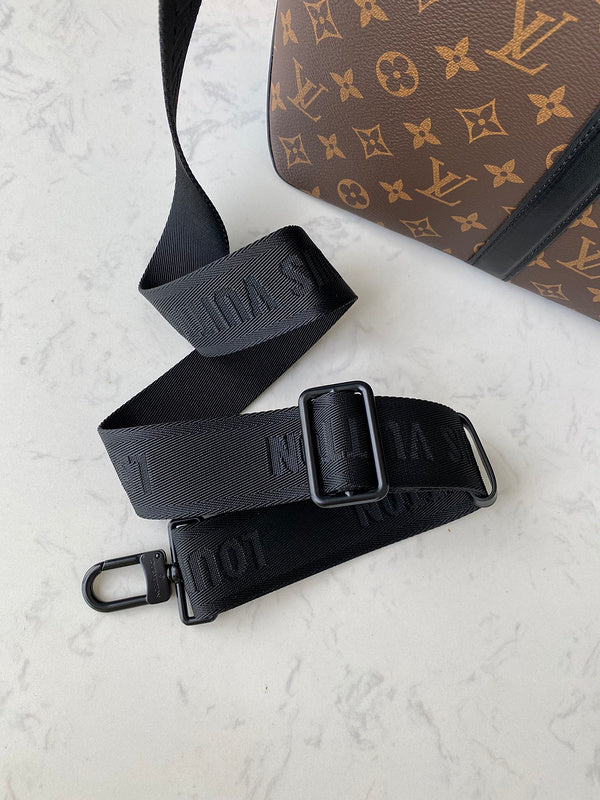 LOV - Luxurious Totes - 1997