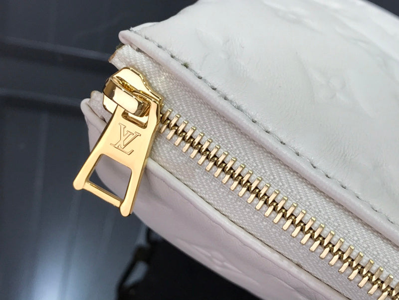 LOV - Luxurious Totes - 2490