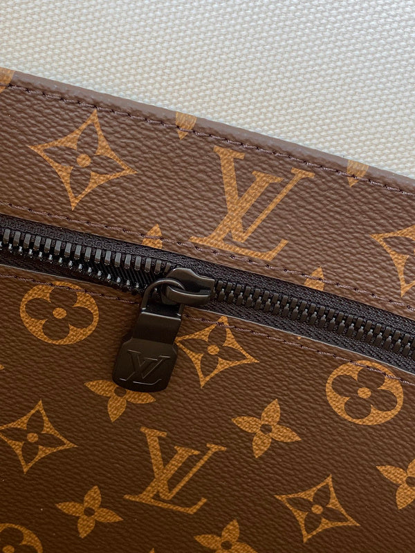 LOV - Luxurious Totes - 1997