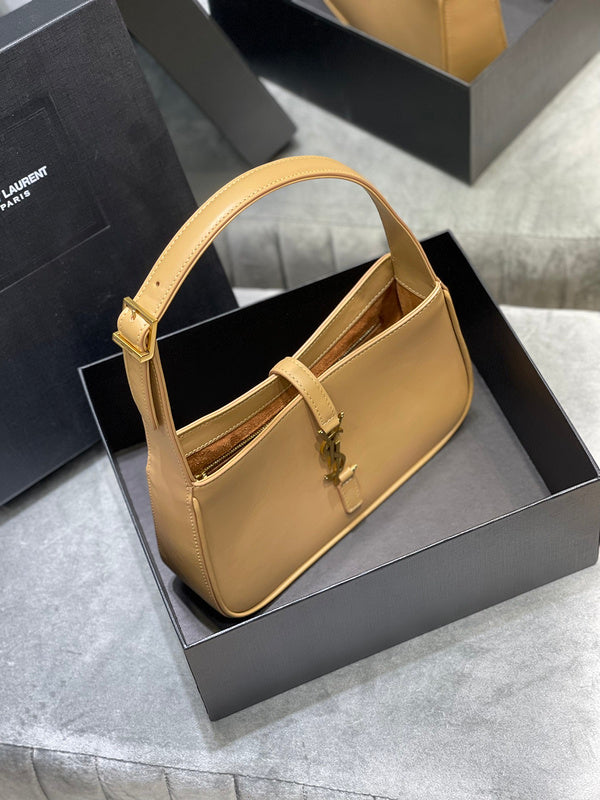 Luxurious Totes - Latest - 8347