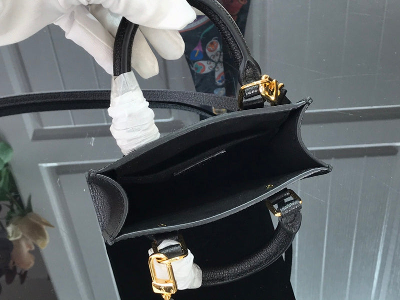 LOV - Luxurious Totes - 2476