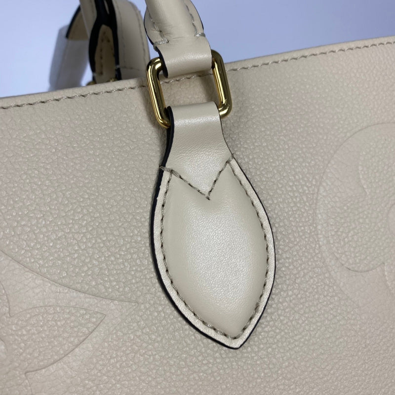 LOV - Luxurious Totes - 2561