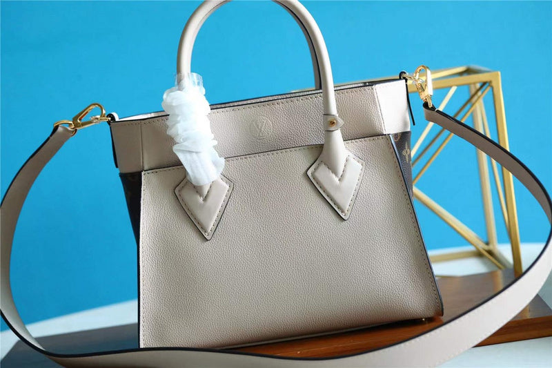 LOV - Luxurious Totes - 2405