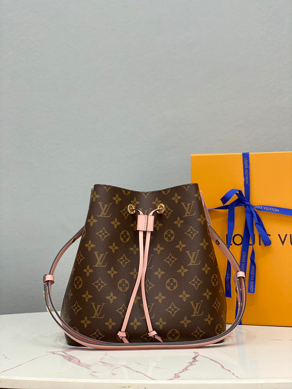 LOV - Luxurious Totes - 2461