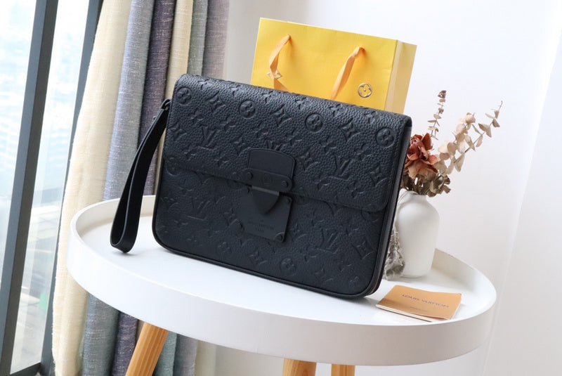 LOV - Luxurious Totes - 1617