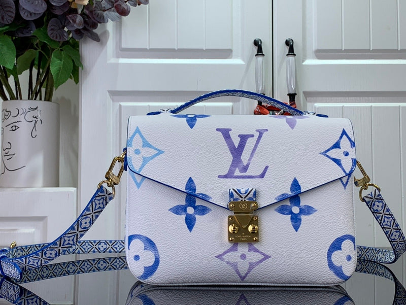 LOV - Luxurious Totes - 092