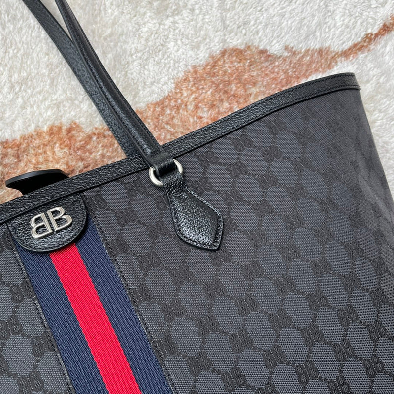 GUI - Luxurious Totes - 1210