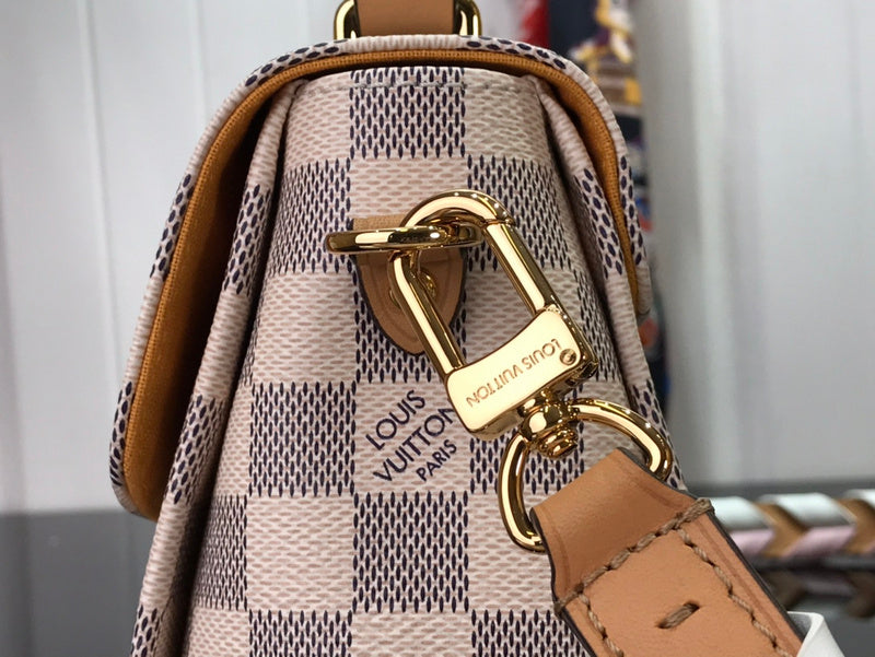 LOV - Luxurious Totes - 1819
