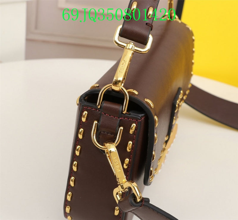 GC - Shoulder - 3264