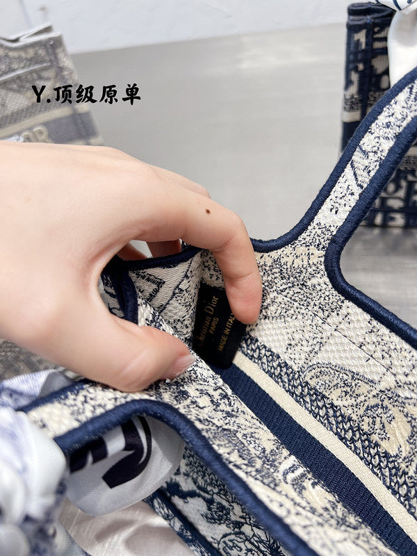 Luxurious Totes - DOR2 Bags - 241