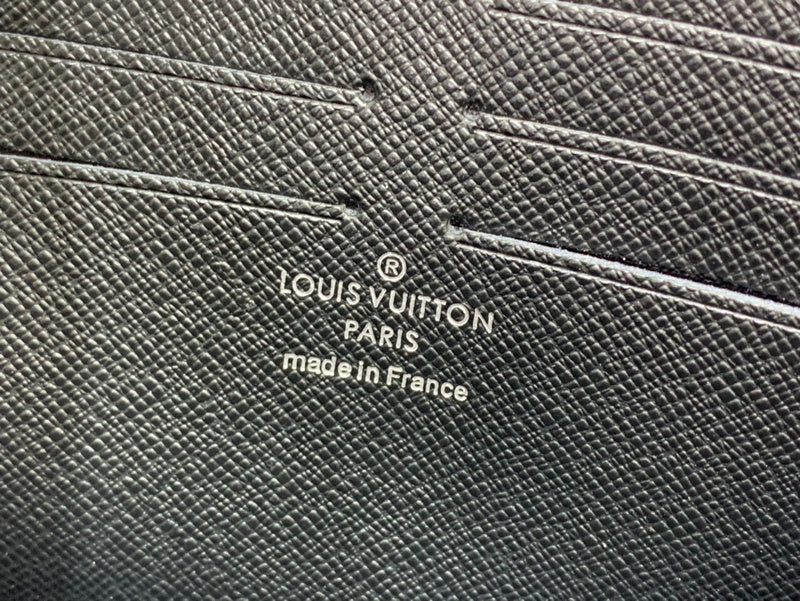 LOV - Luxurious Totes - 081