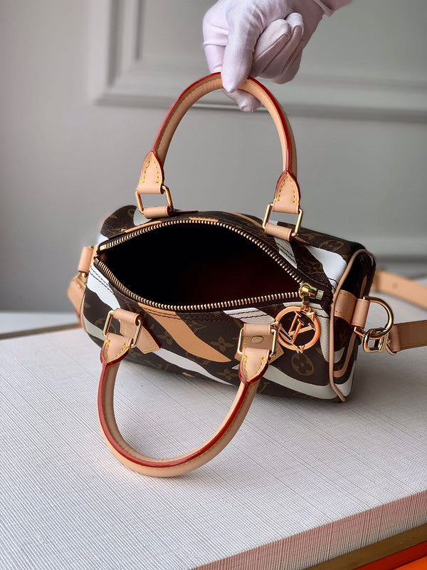 Luxurious Totes - Latest - 9694