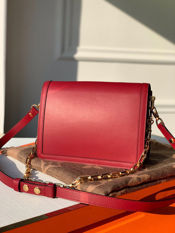 Luxurious Totes - Latest - 1922