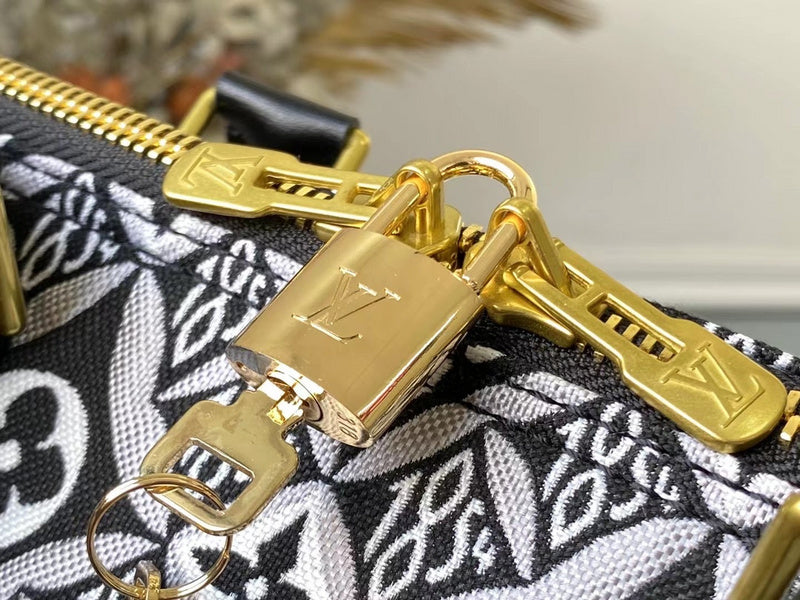LOV - Luxurious Totes - 2450