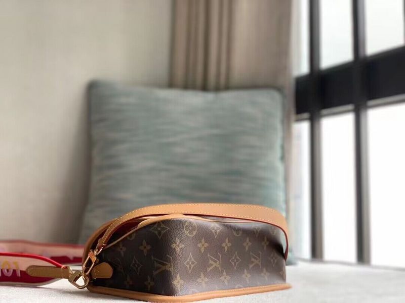 LOV - Luxurious Totes - 475