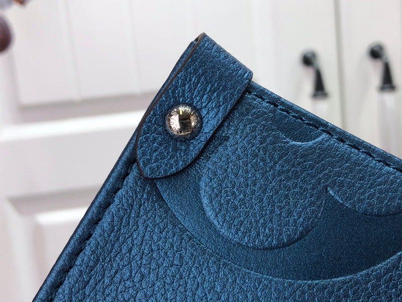 LOV - Luxurious Totes - 2250