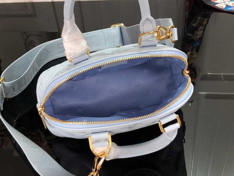 LOV - Luxurious Totes - 1588