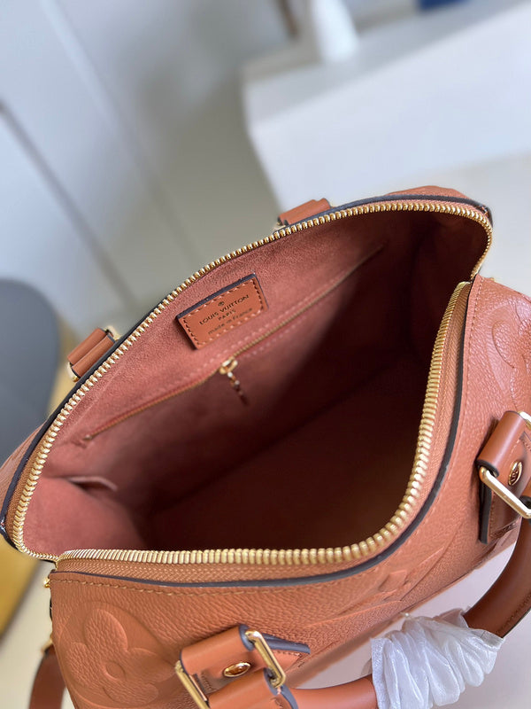 LOV - Luxurious Totes - 1163