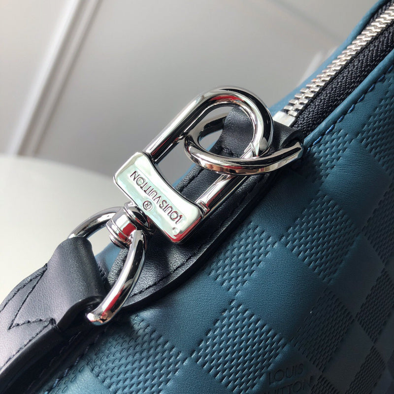 Luxurious Totes - Latest - 9780