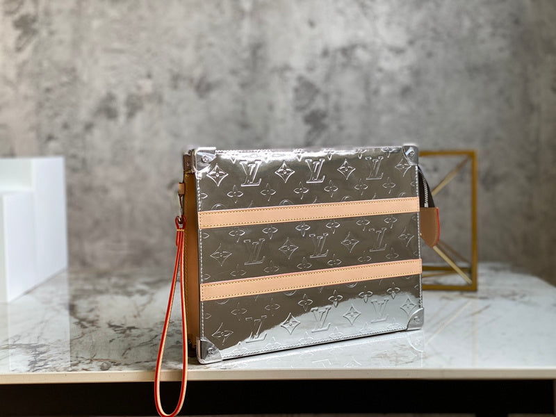 LOV - Luxurious Totes - 2132