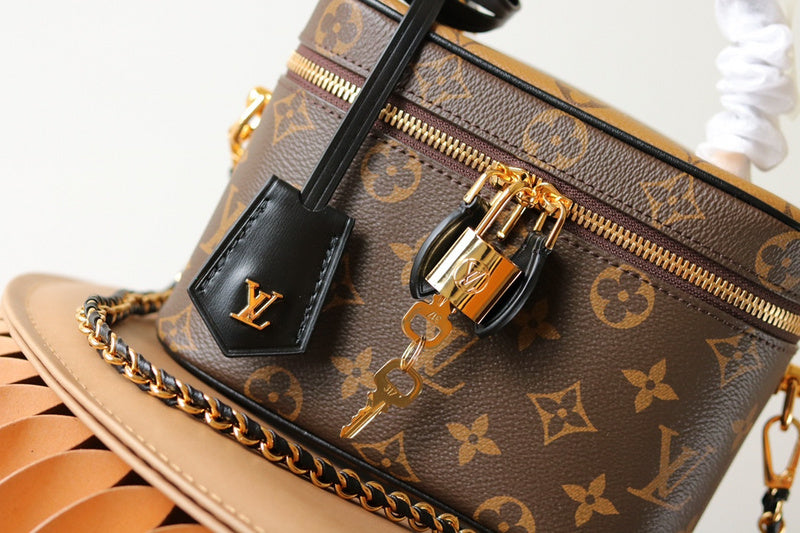 LOV - Luxurious Totes - 2070