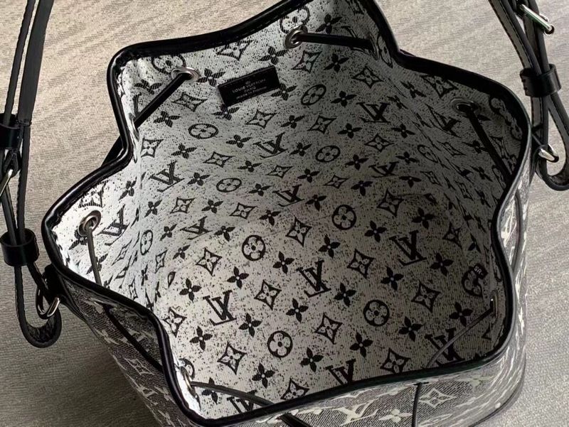 LOV - Luxurious Totes - 879