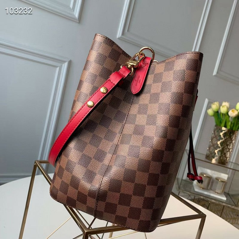 LOV - Luxurious Totes - 2082