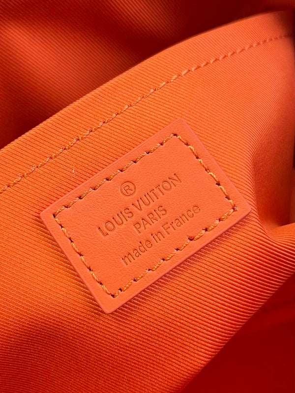 LOV - Luxurious Totes - 1845