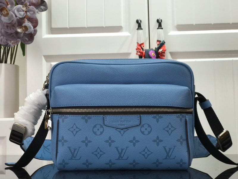 LOV - Luxurious Totes - 2418