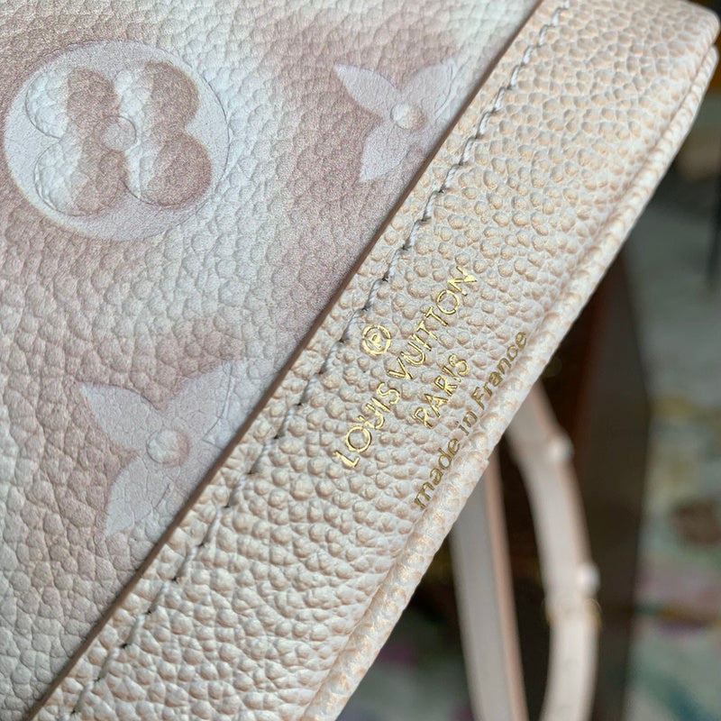 LOV - Luxurious Totes - 1339